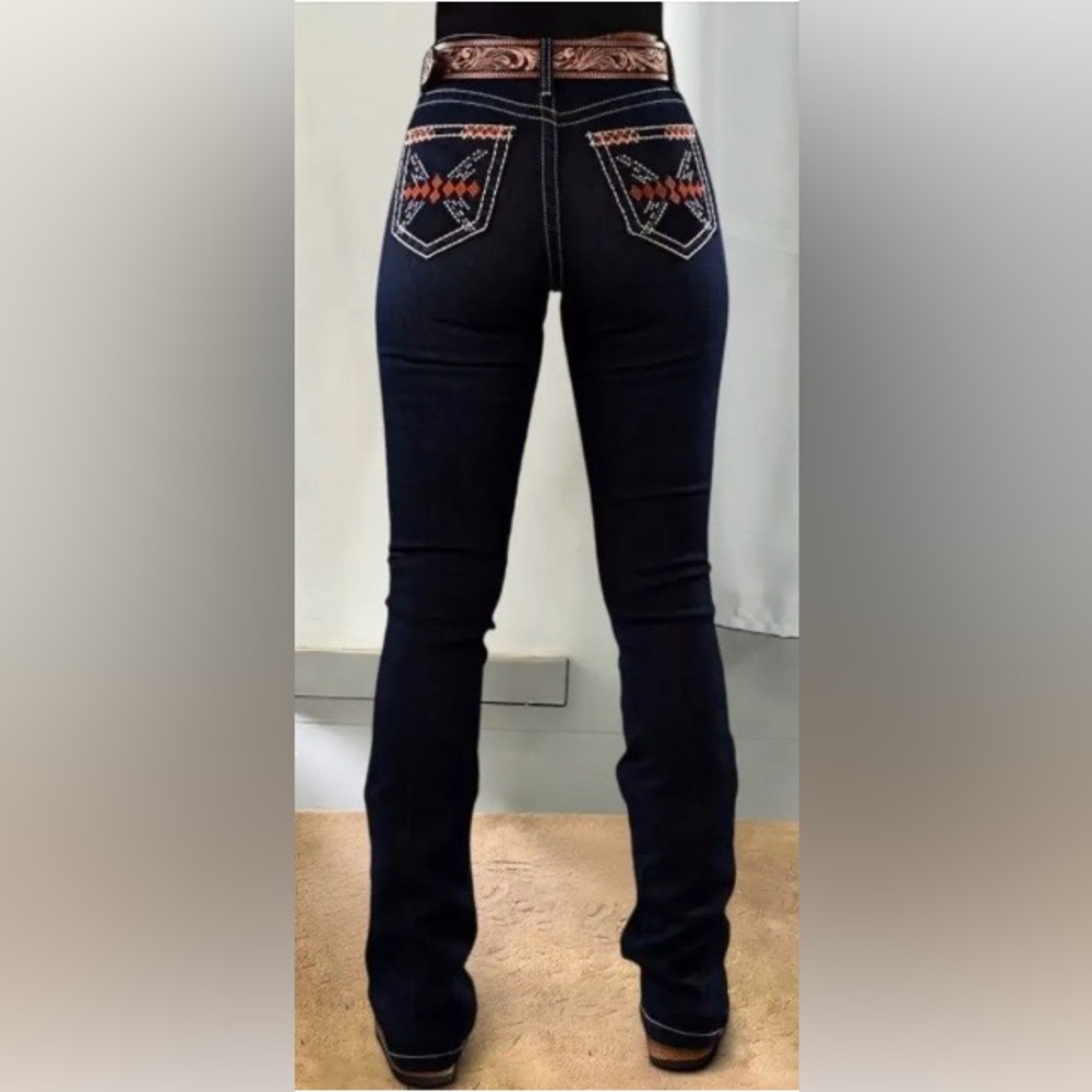 Flamingals Embroidered Rhinestone Decor Mid Rise Bootcut Jeans Size Large NWT - Picture 3 of 14